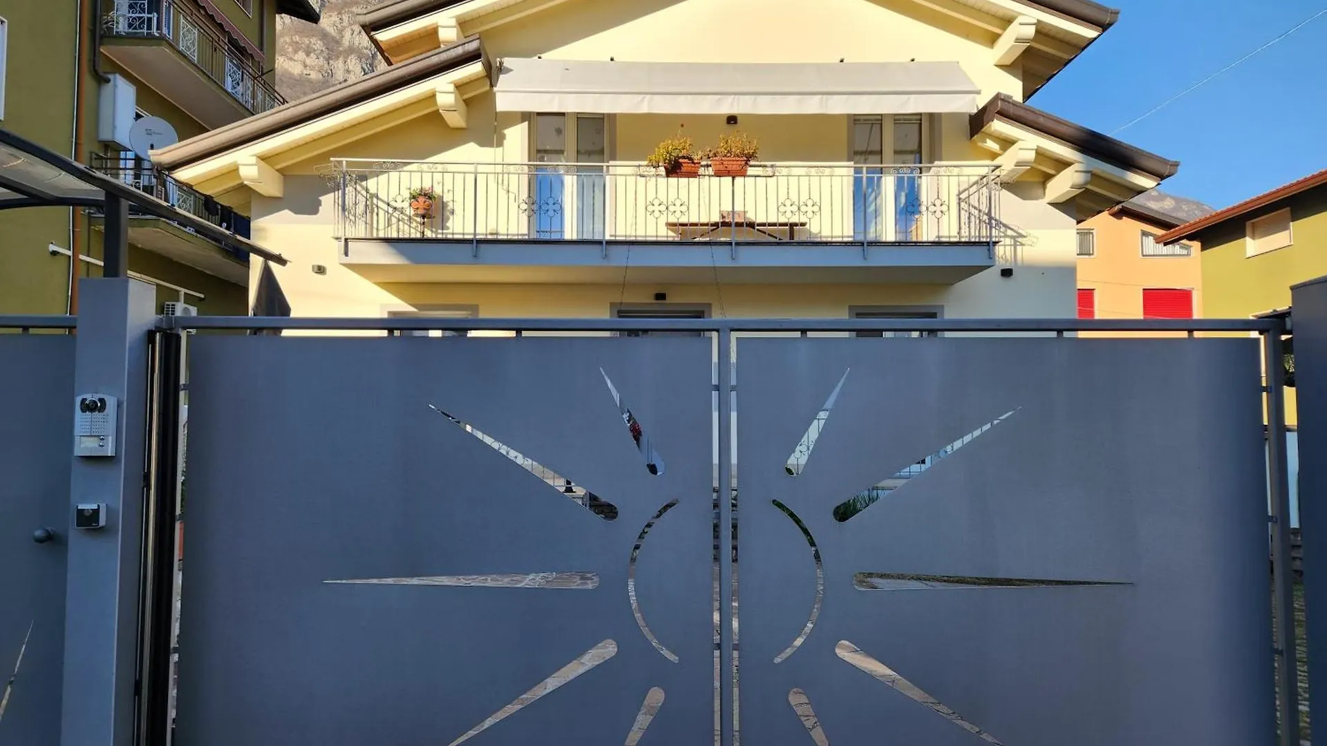 Casa Vincy, Costa Volpino Ospitar Lejlighed Italien